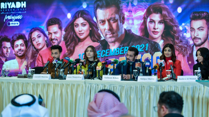 Da Bangg Reloaded Press Conference Salman Khans Witty Responses Shilpa Shetty Saiee