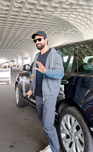 Photos: Vicky Kaushal and Poonam Pandey snapped at the airport