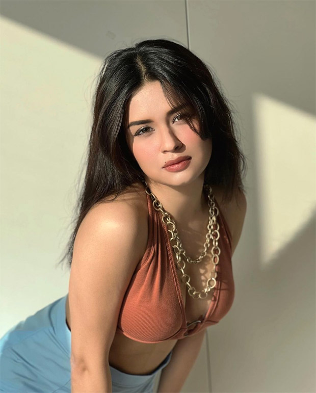 Avneet Kaur sets the internet on fire in plunging brown bralette and mini skirt