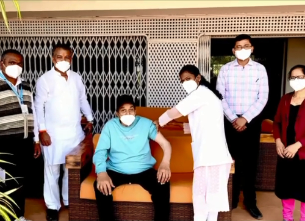 Dharmendra takes COVID-19 vaccine booster shot, urges everyone to mask up in a video