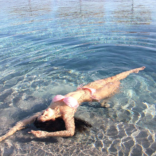 Disha Patani rings in the new year in pink bikini in mermaid style photos from Maldives 