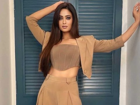 Shweta Tiwari lands in trouble for her ‘God is measuring my bra size’ statement