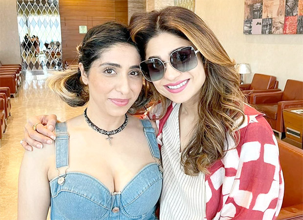 Bigg Boss 15: BFFs Neha Bhasin and Shamita Shetty reunite at the airport while leaving for different destinations : Bollywood News - Vimarsana News