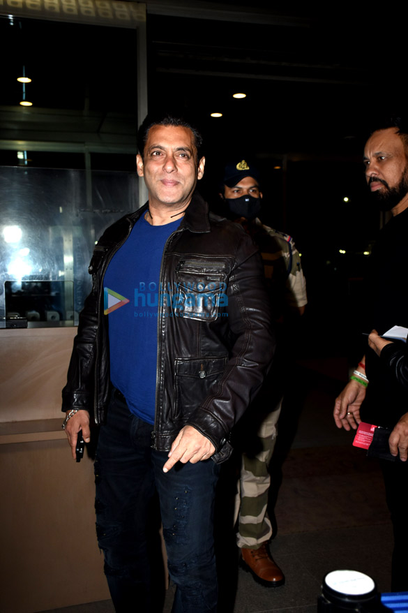 Photos Salman Khan Pooja Hegde Leave For Da Bangg Tour In Dubai Aditya Roy Kapur Anil Kapoor