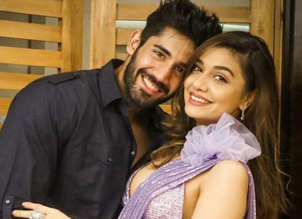 Bigg Boss OTT winner Divya Agarwal announces breakup with Varun Sood after four years of relationship : Bollywood News - Vimarsana News
