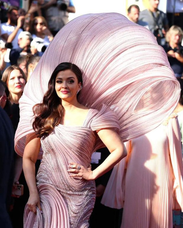 Cannes 2022: Aishwarya Rai Bachchan adds drama to the red carpet in pink architectural gown by Gaurav Gupta at Armageddon Time premiere 