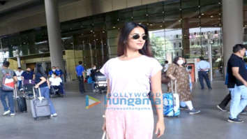 Photos: Sonal Chauhan spotted at the airport post the trailer launch of F3