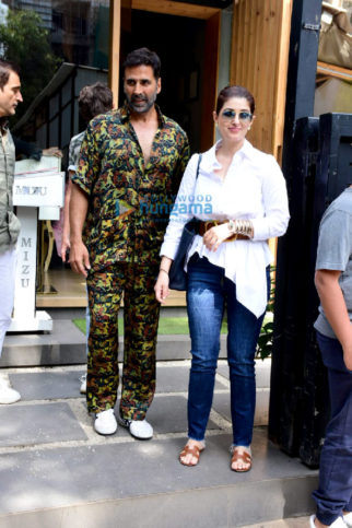 Photos: Akshay Kumar and Twinkle Khanna spotted outside a restaurant in Bandra