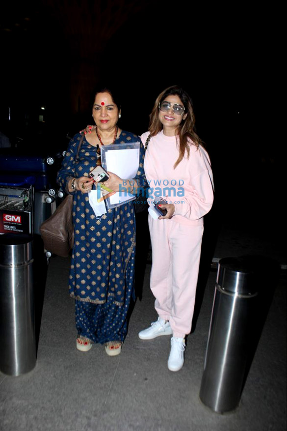 Photos Ajay Devgn, Shilpa Shetty, Yuvraj Singh and Shamita Shetty snapped at the airport (4)
