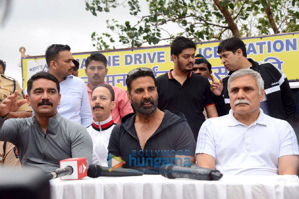 Photos: Hon Home Minister and Akshay Kumar attend an event at Marine Drive