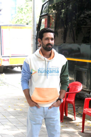 Photos: Vikrant Massey spotted in Khar while shooting for an ad