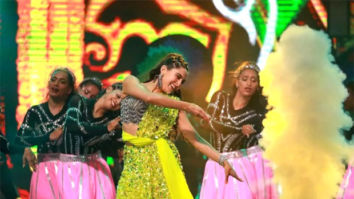 IIFA 2022: Sara Ali Khan enthralls Abu Dhabi with her ‘Chaka Chak’ performance, see inside pics and videos 