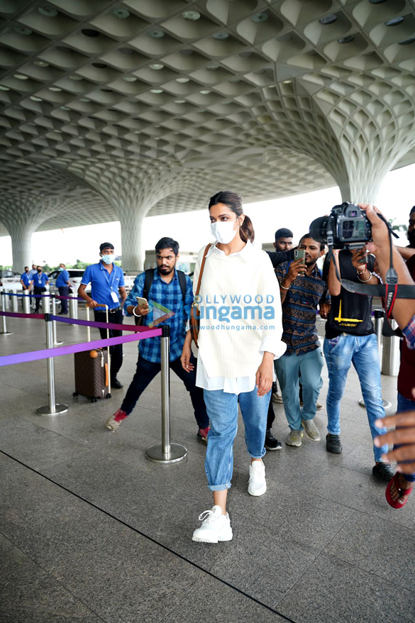 Photos: Deepika Padukone, Shekhar Suman, Jannat Zubair Rahmani and others snapped at the airport