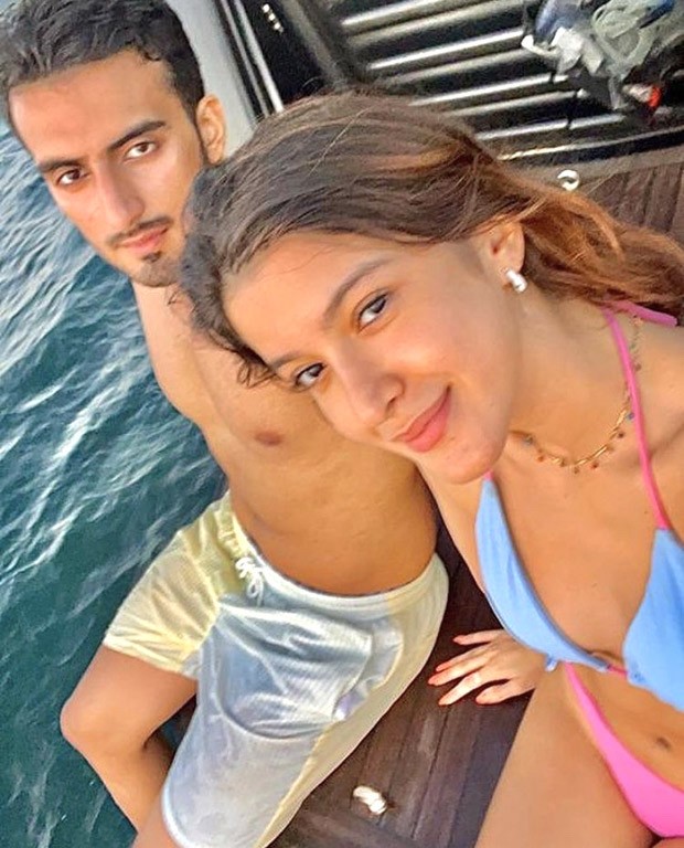Shanaya Kapoor shares pictures of herself having a great time with friends in Ibiza