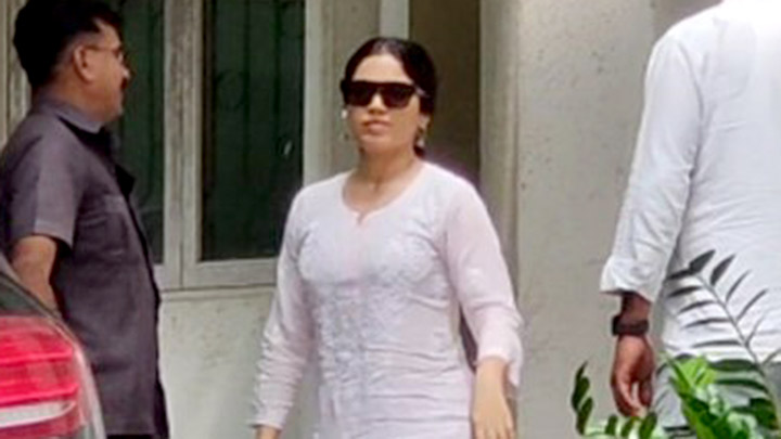 Spotted Bhumi Pednekar coming out of her Mercedes