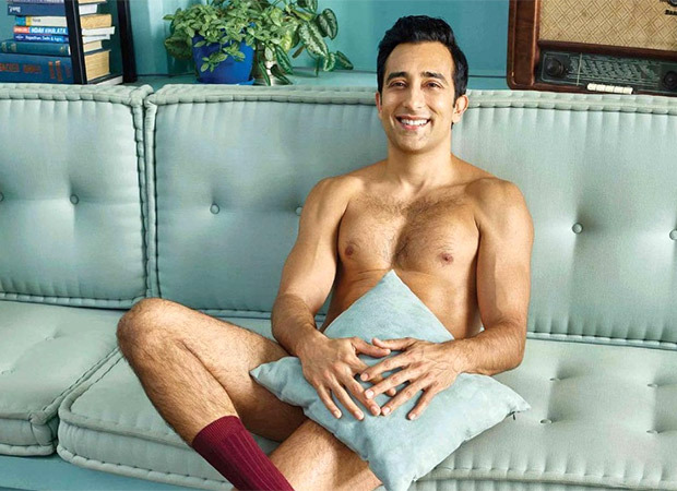Rahul Khanna bares it all for this photo; says, he wants to share something that he has been 'keeping under wraps' : Bollywood News - Vimarsana News