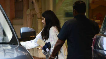 Janhvi Kapoor is gym-ready in black sporty outfit