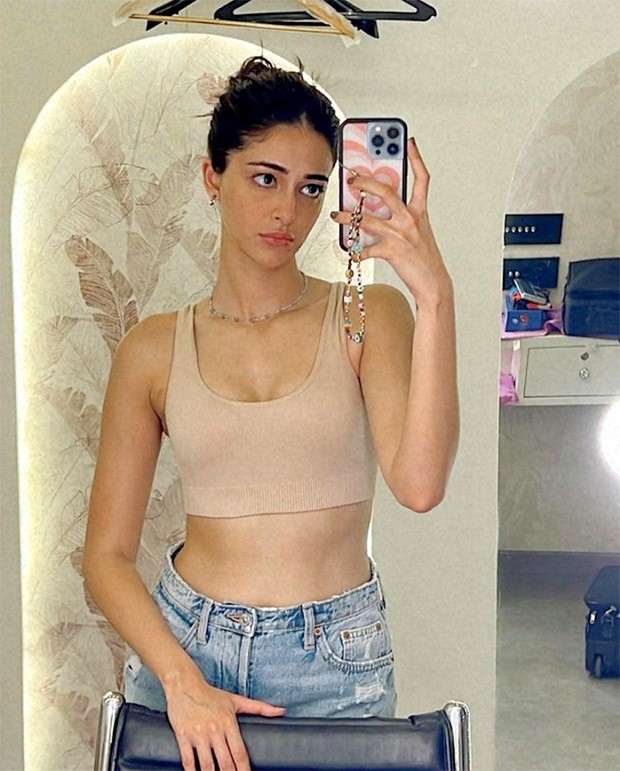 Ananya Panday surprises fans, posts selfies at 4 am from her vanity