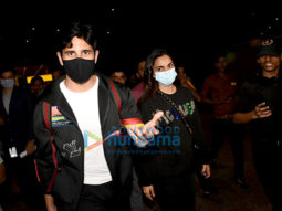 Photos: Akshay Kumar, Sidharth Malhotra, Kiara Advani and others snapped at the airport