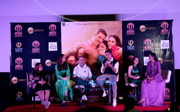 Photos Akshay Kumar and team of Raksha Bandhan snapped at Velocity Miraj Cinemas in Indore for promotions (2)
