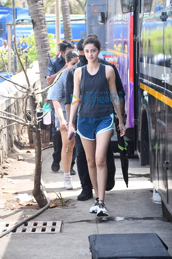 Photos: Ananya Panday snapped on location of a shoot