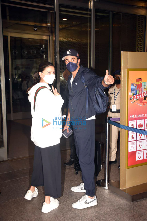 Photos: Ranbir Kapoor, Alia Bhatt, Katrina Kaif and others snapped at the airport