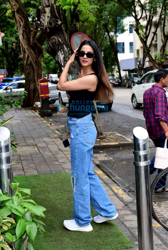 Photos: Sonal Chauhan spotted at a salon in Bandra