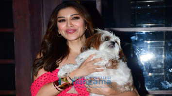 Photos: Sophie Choudry snapped in Khar